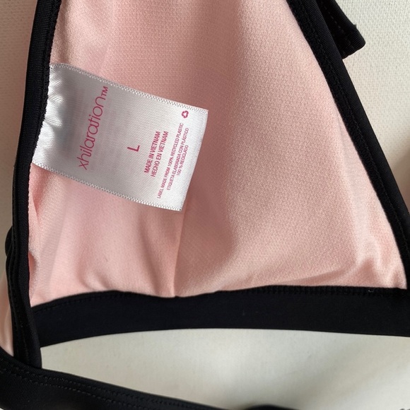 Xhiliaration Bikini Top with removable pads, Size Large - Picture 5 of 6